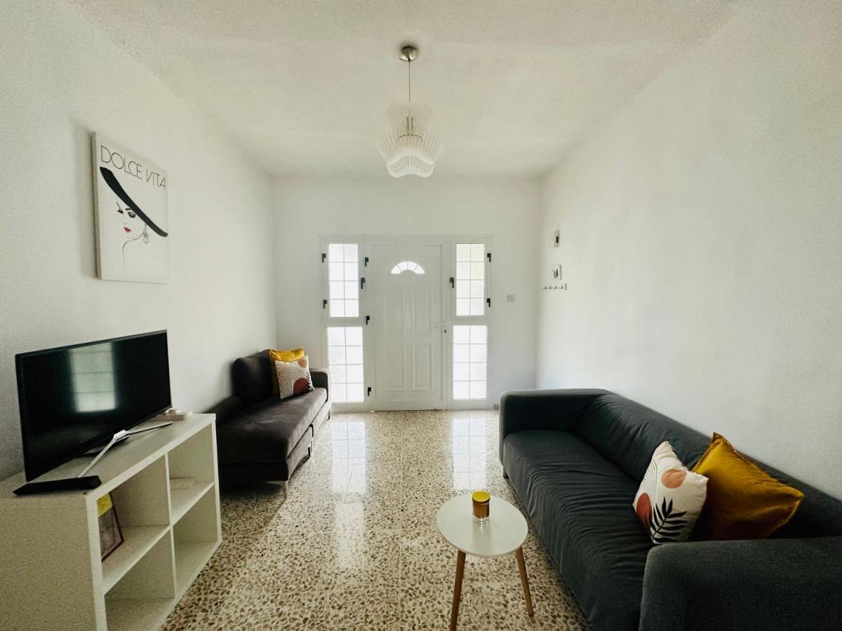Arya Seaview Apartment In The Heart Of Coral Bay (Adults Only) Εξωτερικό φωτογραφία